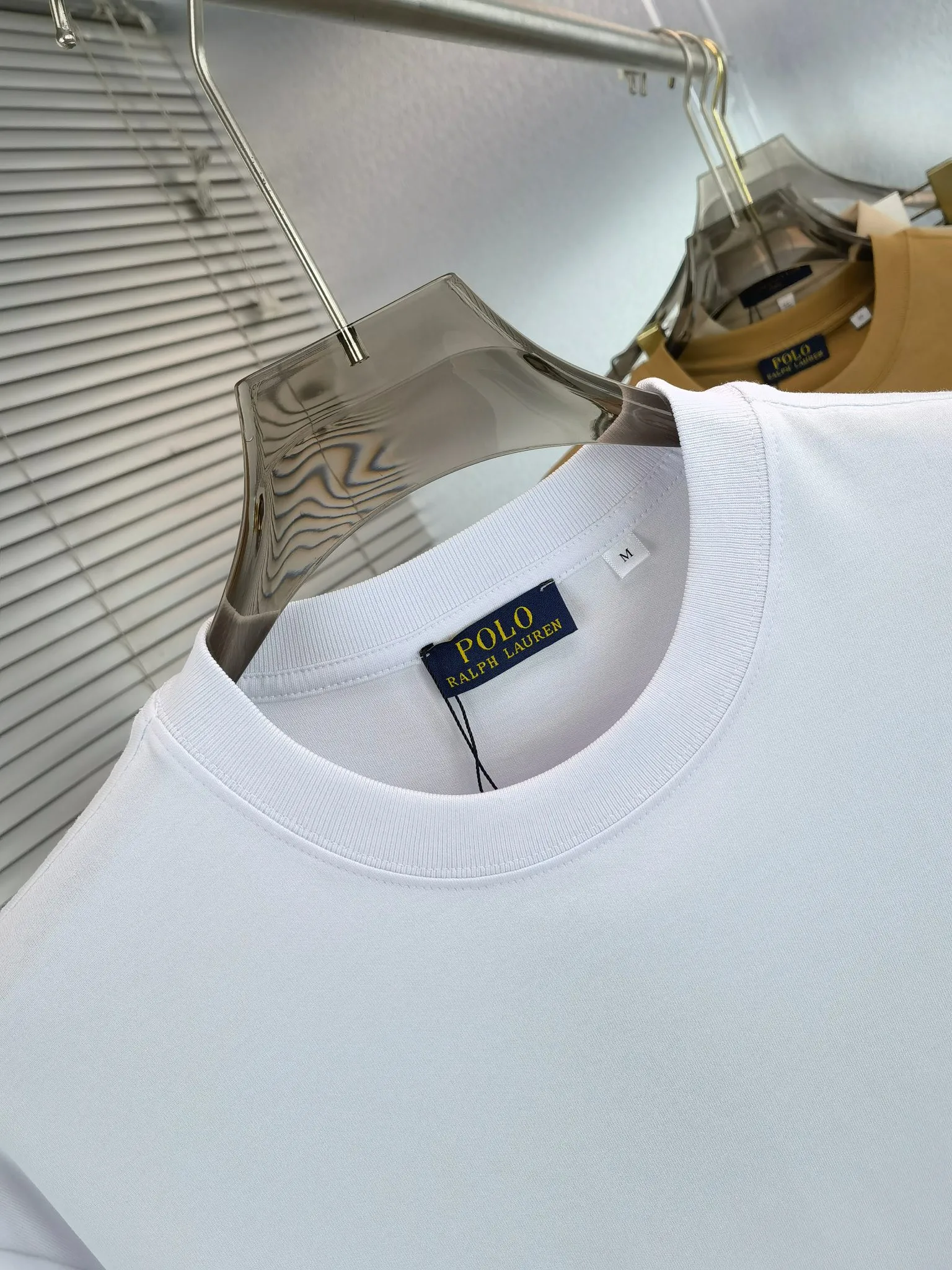 P170 🌸🌸🌸 Ralph Lauren Polo (available all year round) short-sleeved T-shirt 280g, couples style, same style for men and women. Made of imported custom dyed fabric, fashionable yet luxurious. The quality is unquestionable. The upper body effect is great💂🏿 The single product is very unique. Color: Picture color (7 colors) Size: M ~ 2xL